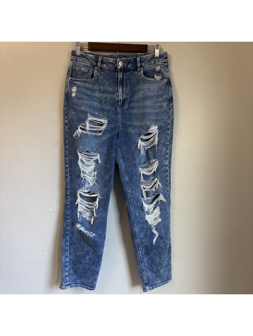 American Eagle Curvy Mom Jeans Size 8 Acid Wash Distressed Ripped High Rise